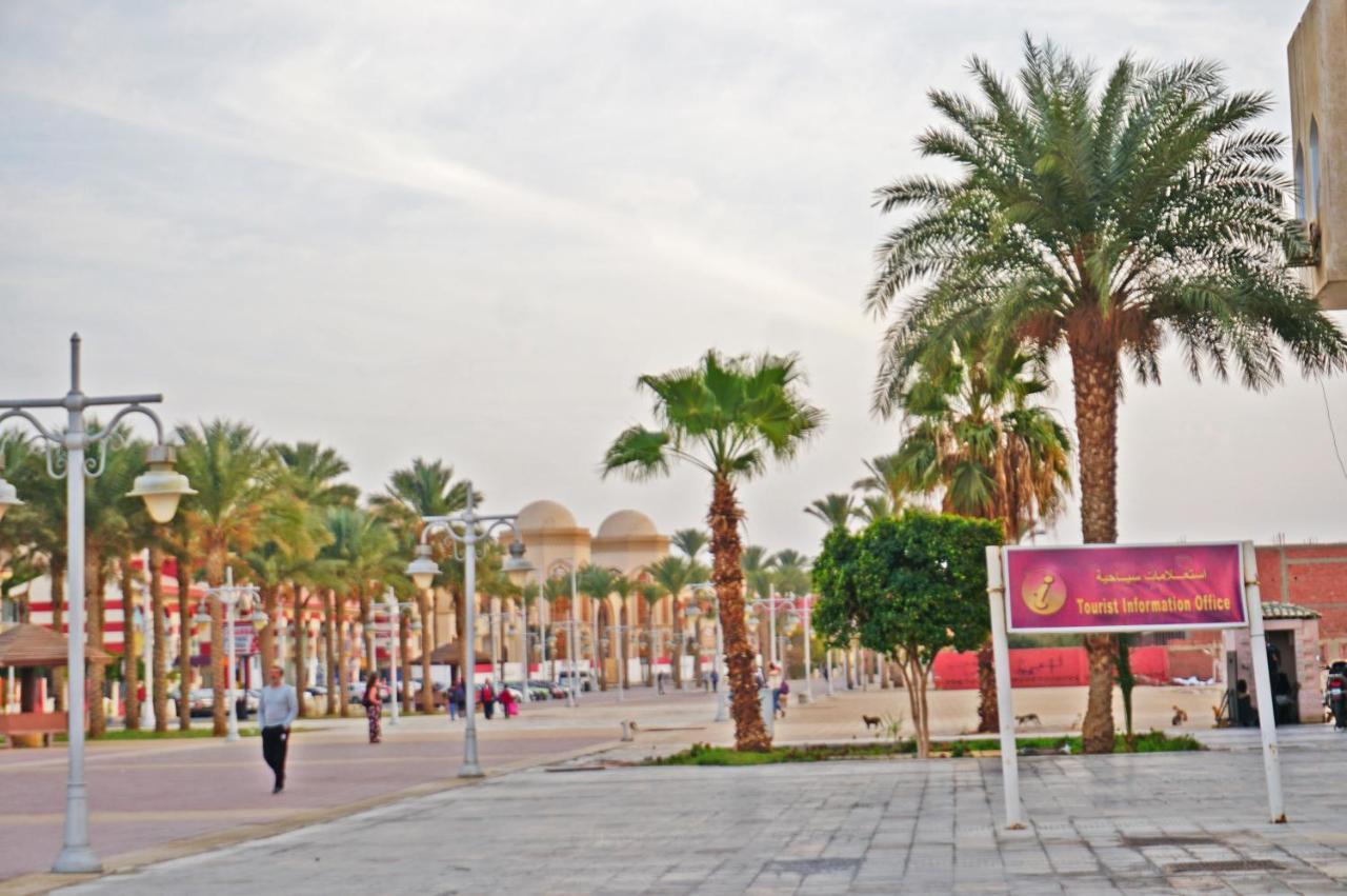 Modern Mountain View On The Touristic Promenade Appartamento Hurghada Esterno foto