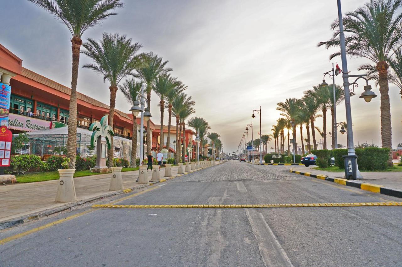 Modern Mountain View On The Touristic Promenade Appartamento Hurghada Esterno foto